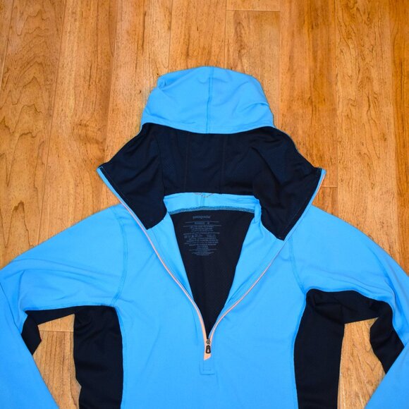 Patagonia Women's Lightweight 1/2 Zip Hooded Pullover Sz M - Picture 3 of 4